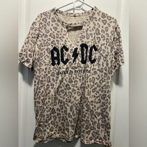 Size xxl graphic tee from Maurices.